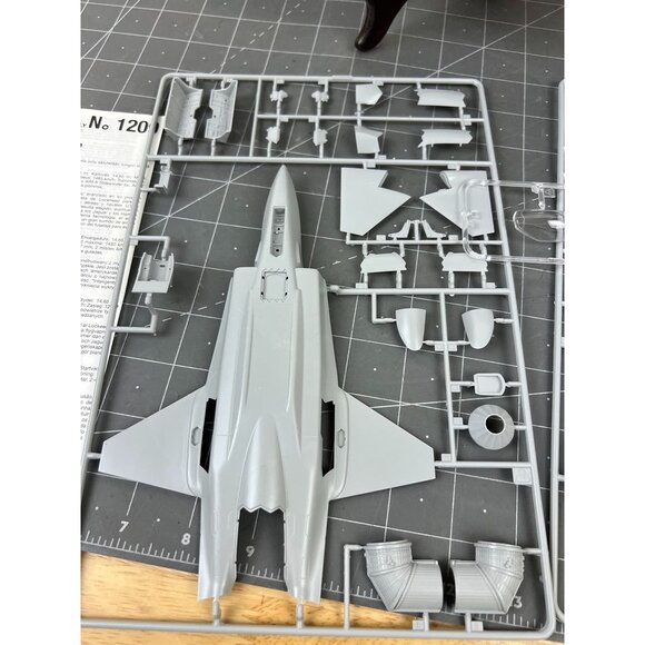 Italeri Lockheed X-35 JSF 1/72 Scale Model Kit No. 1209 New In Box - Picture 7 of 10